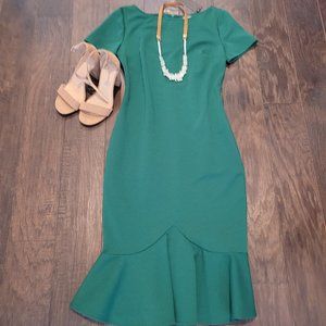NWT Vfemage Green Mermaid Style Dress with ruffle bottom